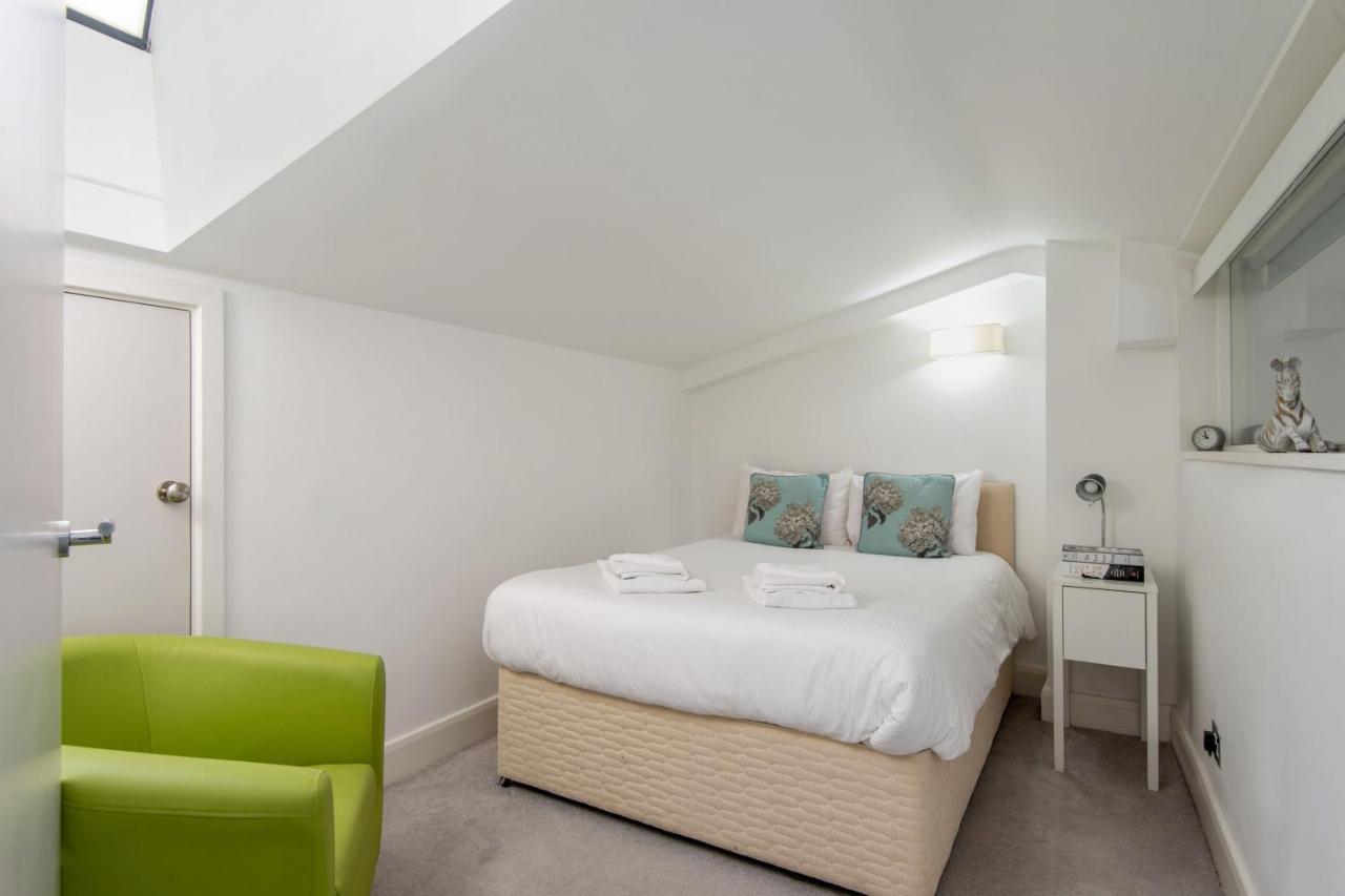 Mulberry North Penthouse By Living * London