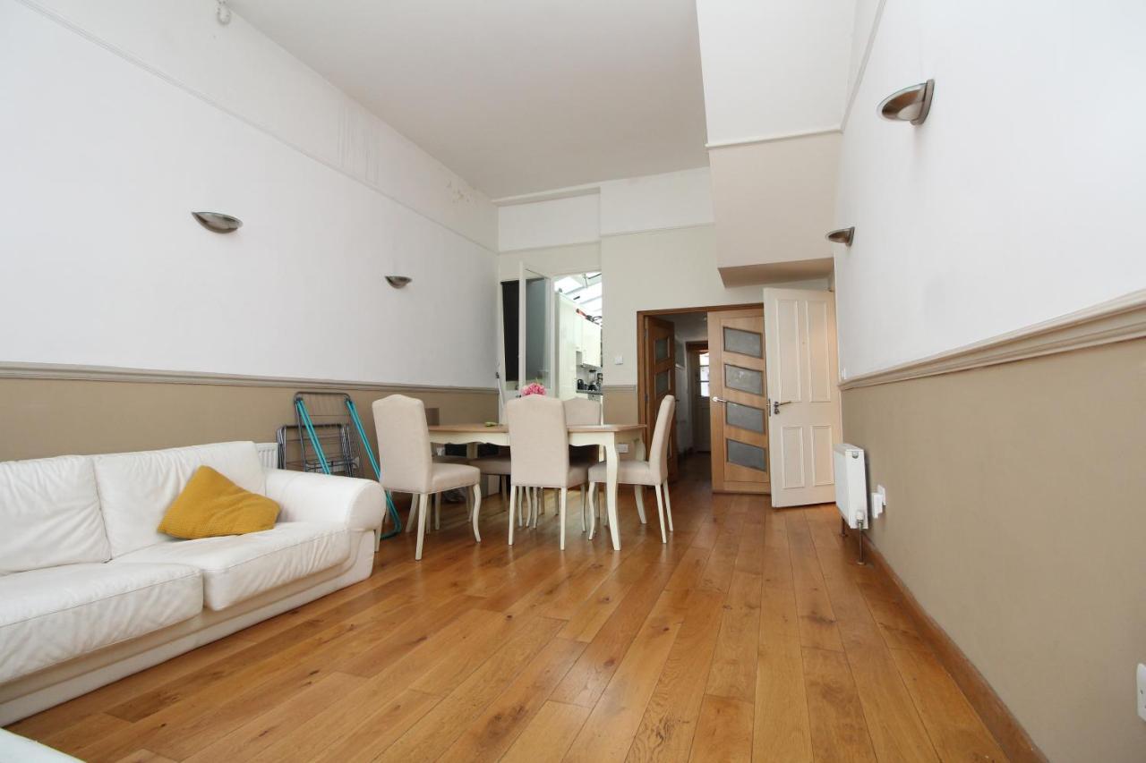 Stunning 2 Bed Flat In Fulham *
