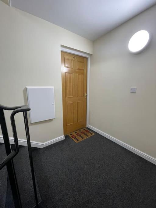 Lovely 2-bed Flat Along The River Thames Apartment *