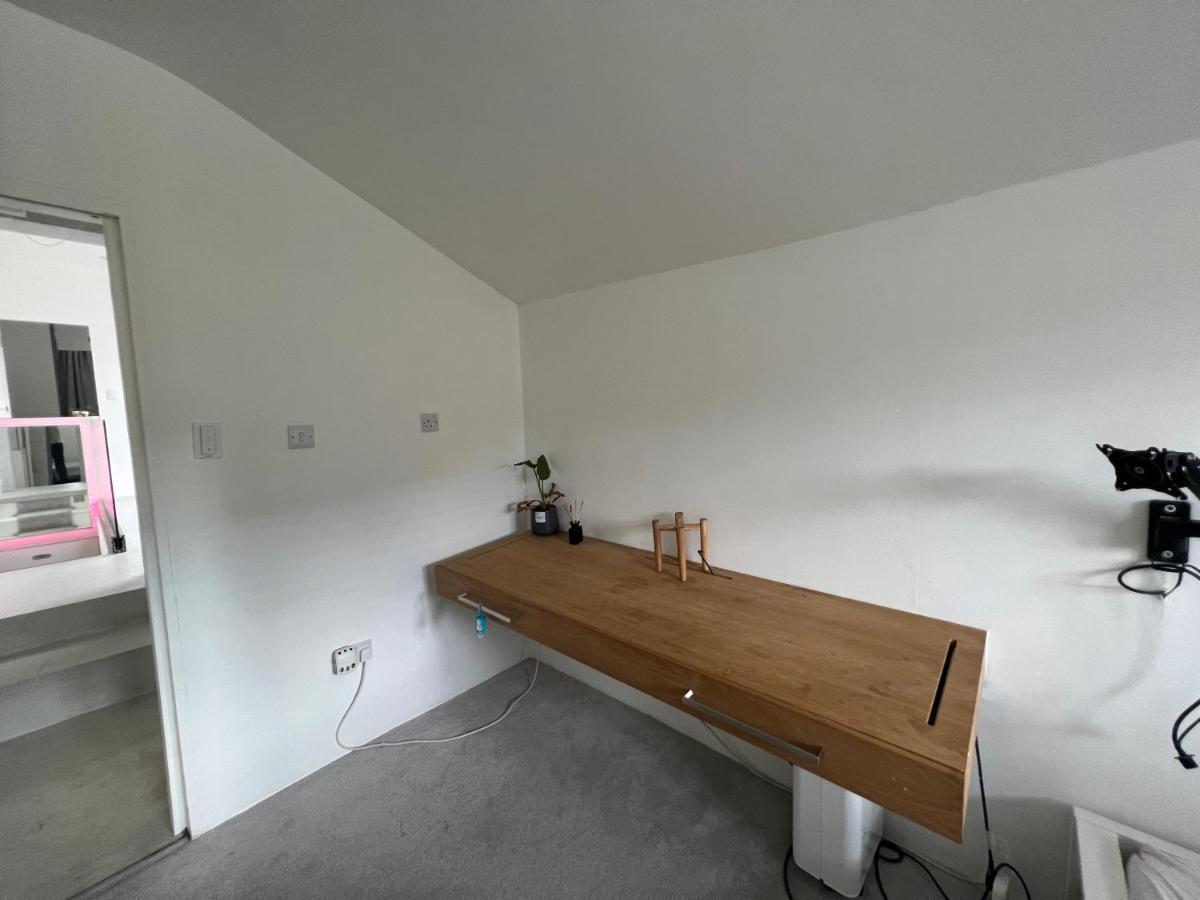 Apartment Stunning Contemporary 2 Bed With Parking