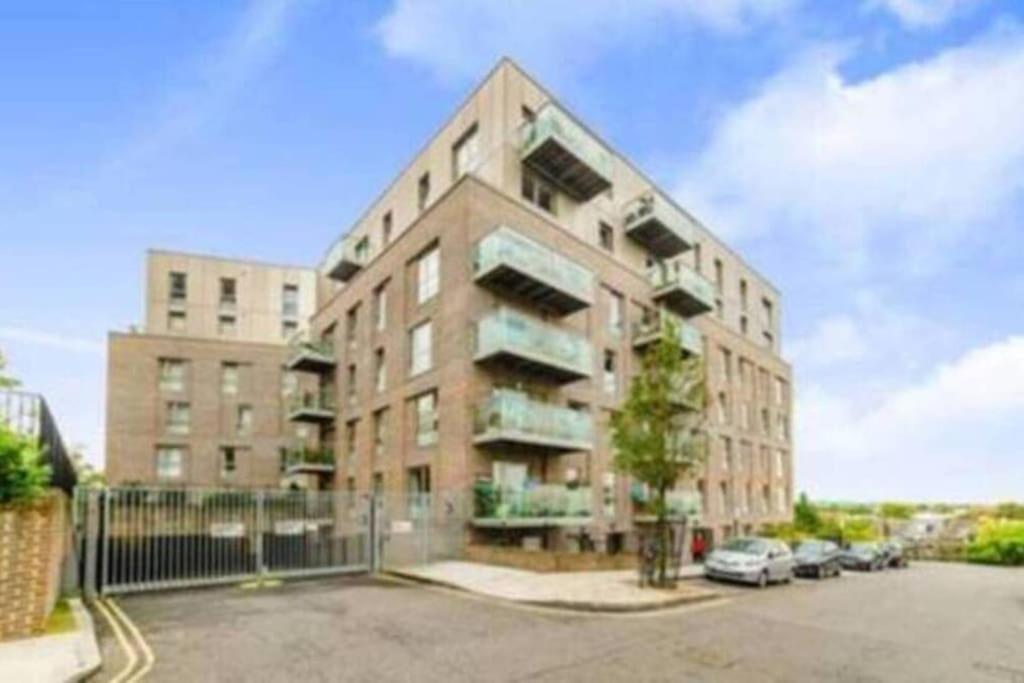 Luxury 2 Bedroom In With Free Parking Apartamento *