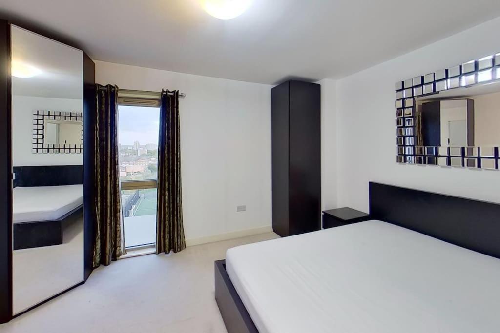 Luxury 2 Bedroom In With Free Parking Apartamento *
