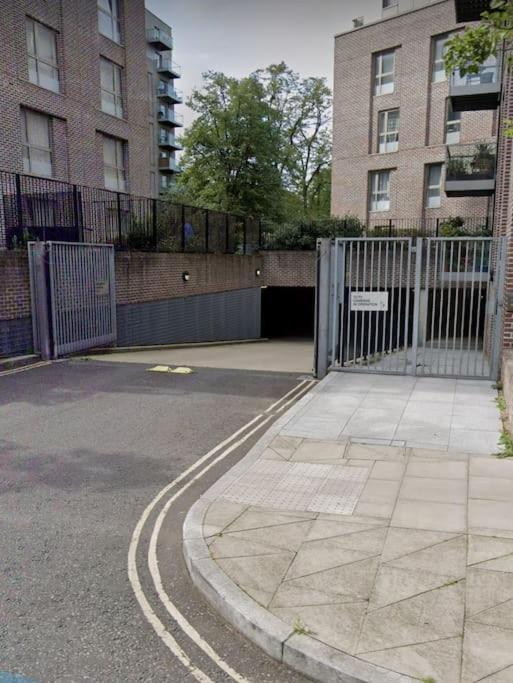 Apartamento Luxury 2 Bedroom In With Free Parking Londres