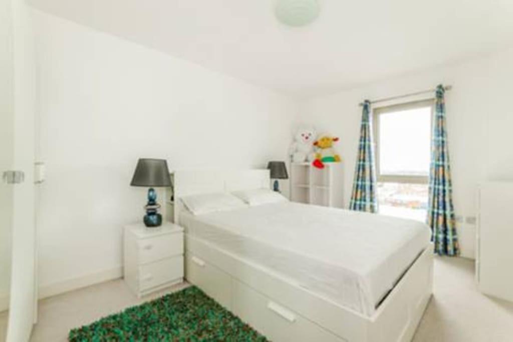 Luxury 2 Bedroom In With Free Parking * Londres