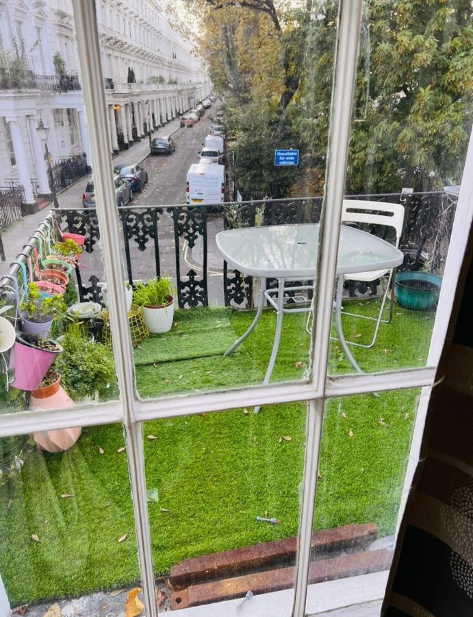 F10- Mezzanine 1st Floor Flat Fits 3 Near Paddington London