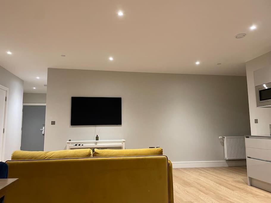 Thats The Pad - 2 Bedroom Pied-a-terre In Wimbledon Apartment *