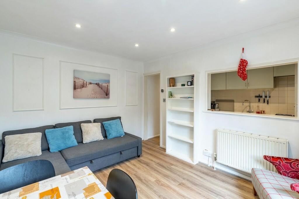 Lovely West Entire Apartment