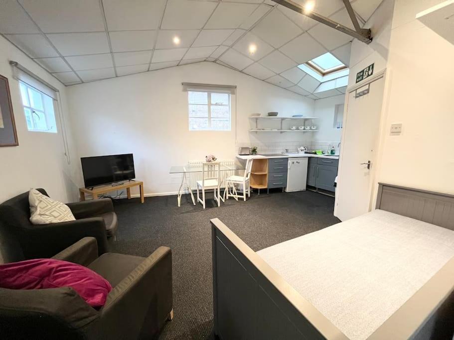 Cosy Apt 5mins Walk From Station * London