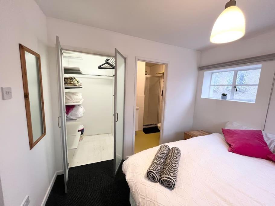 Apartment Cosy Apt 5mins Walk From Station London
