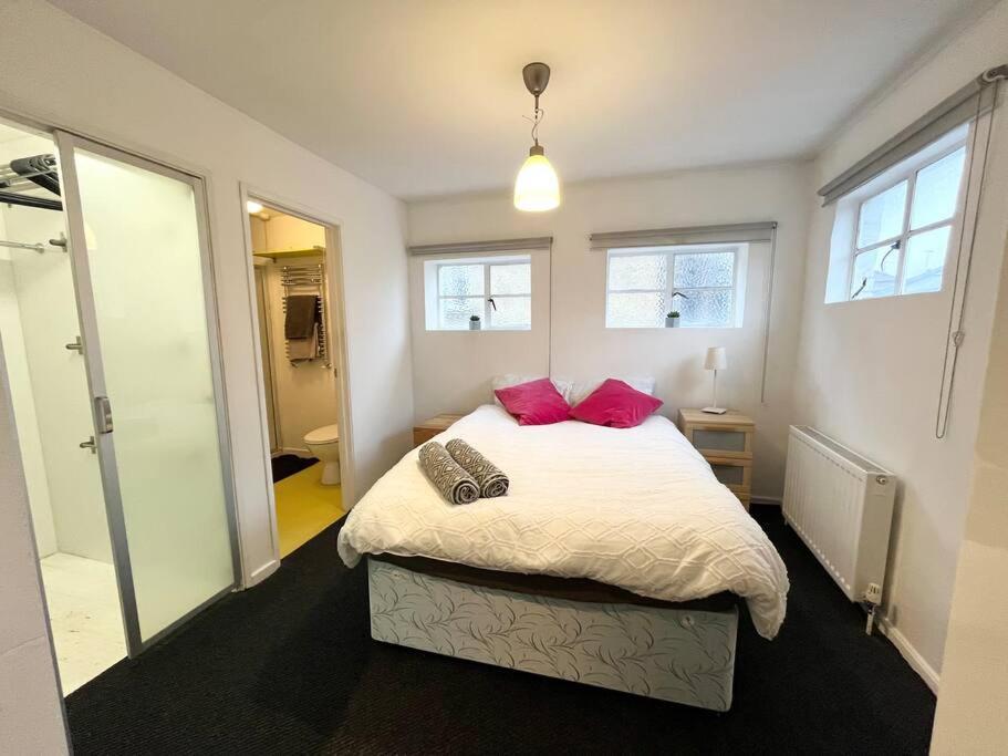 Cosy Apt 5mins Walk From Station *