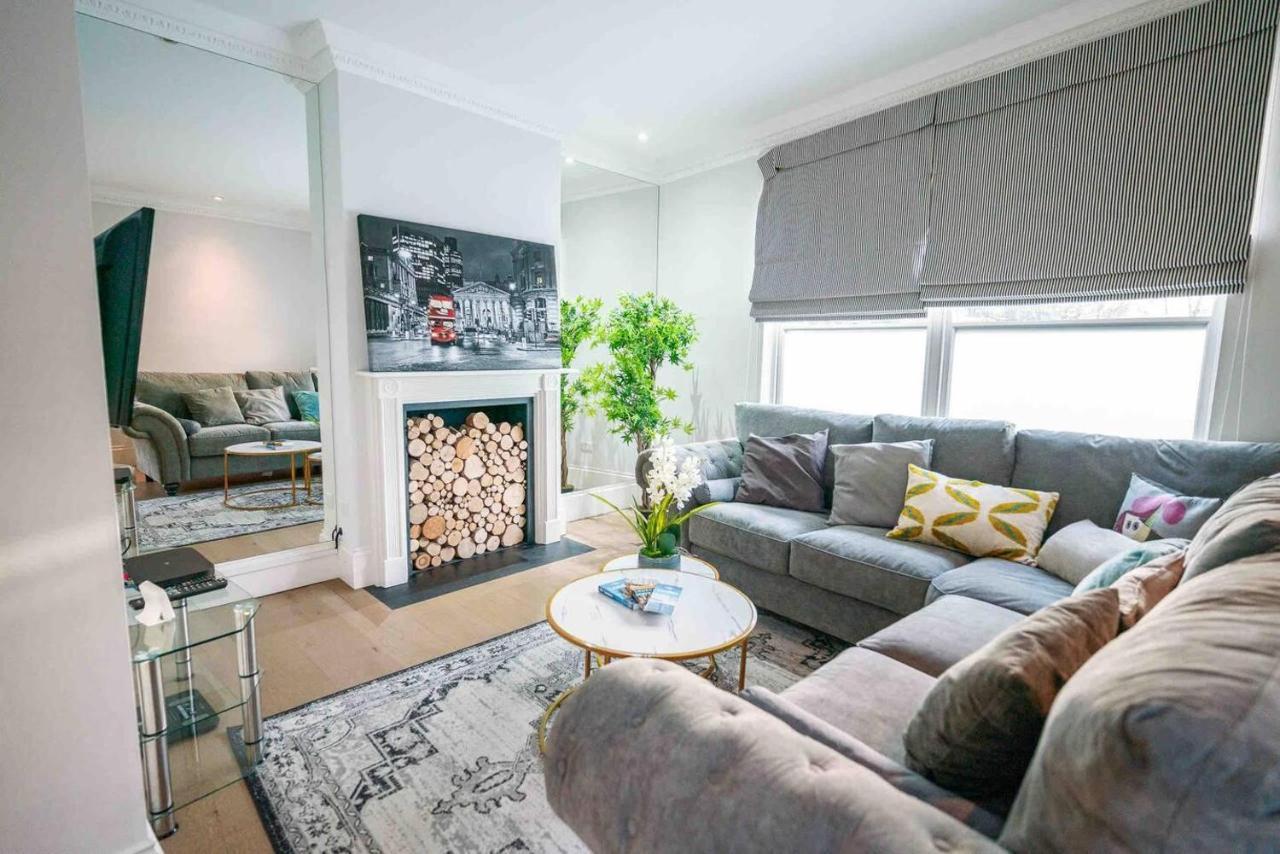 Spacious & Modern 3brs House In * London