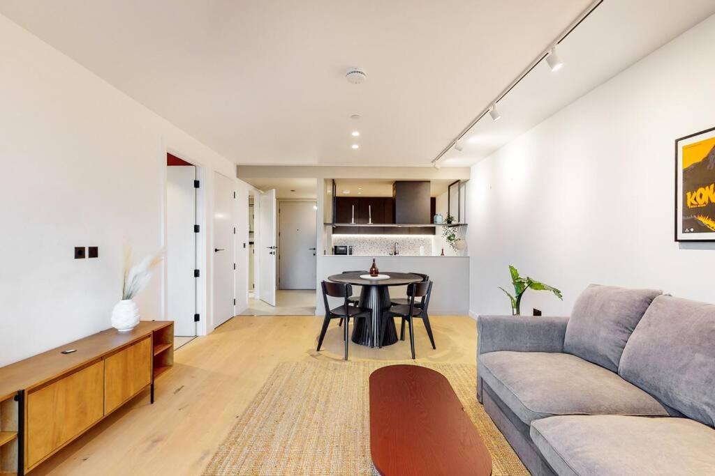 Apartment Modern 1 Bed Flat With Balcony In Kensal *