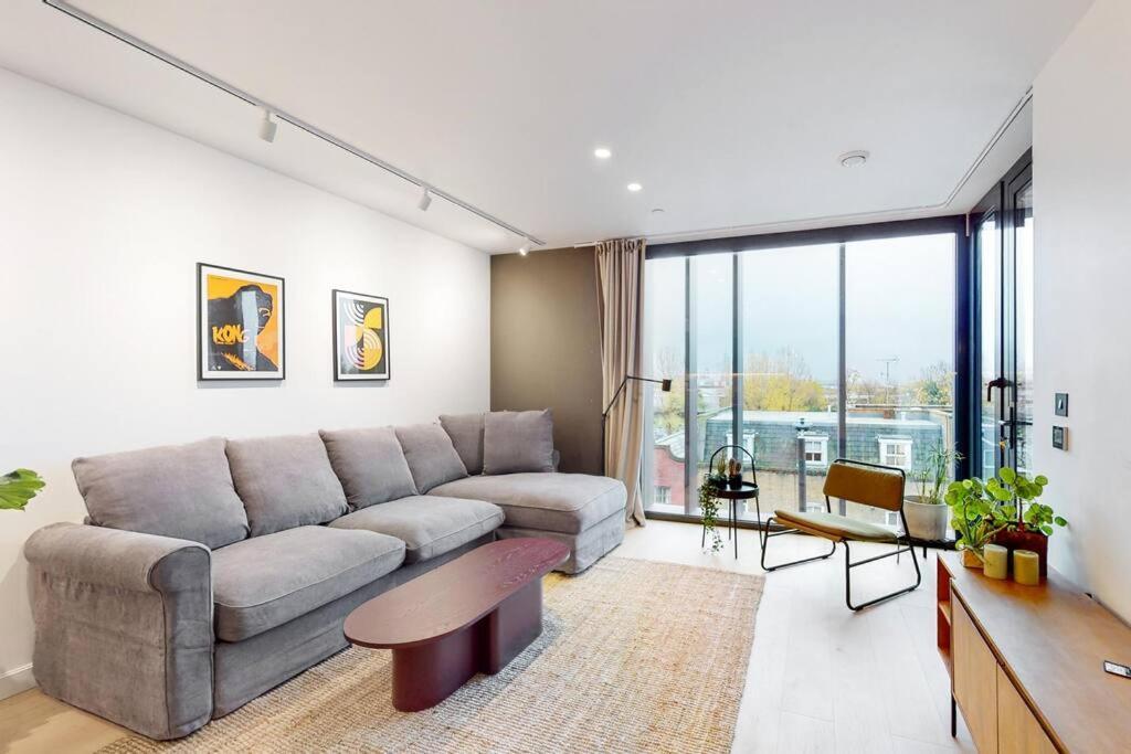 Modern 1 Bed Flat With Balcony In Kensal