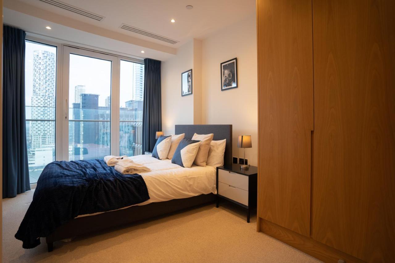 Canary Wharf Luxury Flat W/ View & Terrace *
