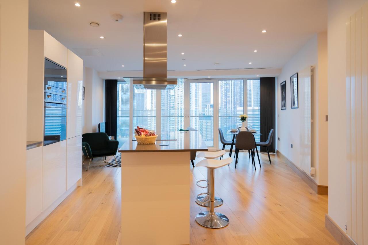 Canary Wharf Luxury Flat W/ View & Terrace *