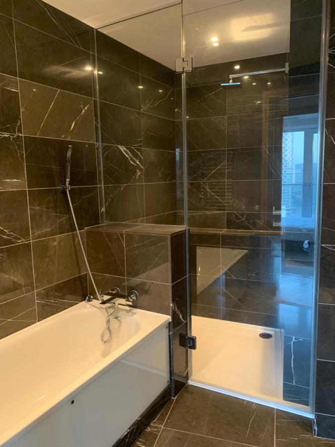 Canary Wharf Luxury Flat W/ View & Terrace Apartment *