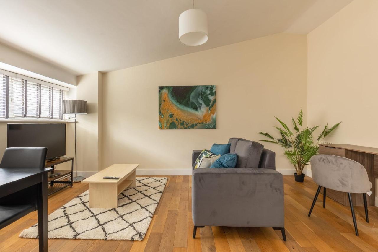 Apartment Modern 1 Bed Attic In Brixton
