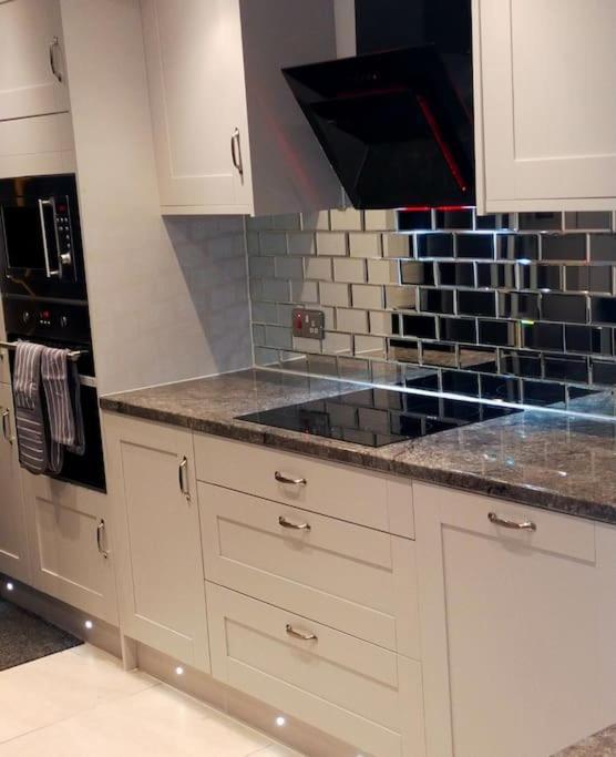 Impeccable 2-bed House Apartamento *