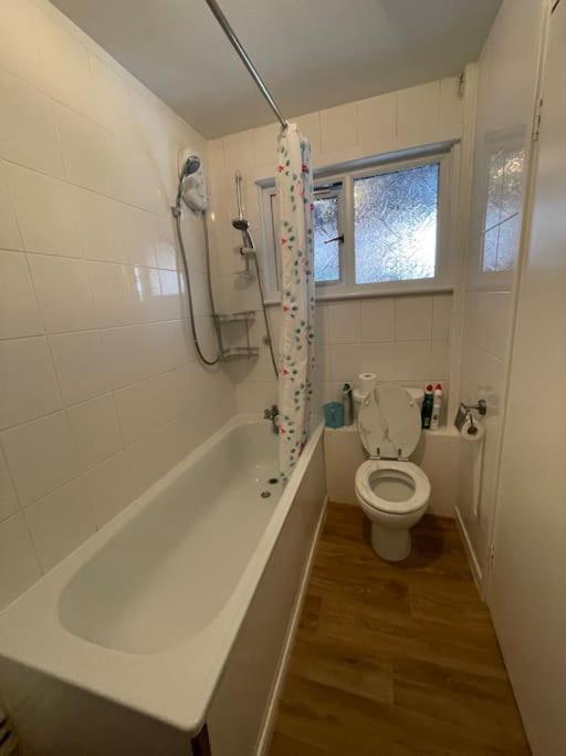 Spacious Bungalow In London, Near Central London, The Excel Centre And The O2, Ideal For Families Londres