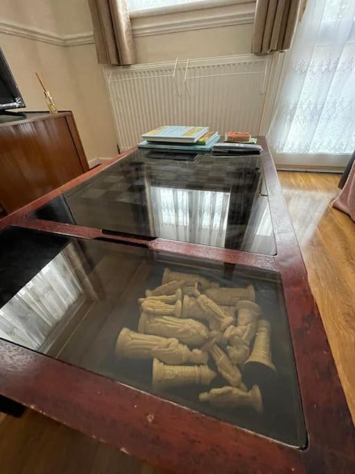 Spacious Bungalow In London, Near Central London, The Excel Centre And The O2, Ideal For Families Casa de férias Londres