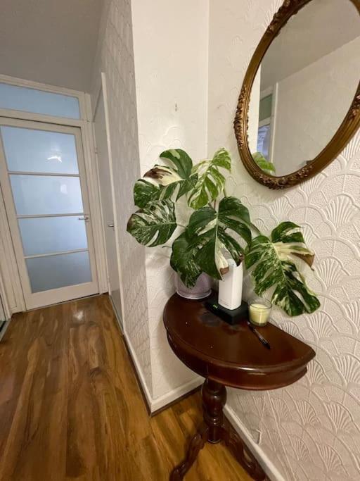 Casa de férias Spacious Bungalow In London, Near Central London, The Excel Centre And The O2, Ideal For Families *