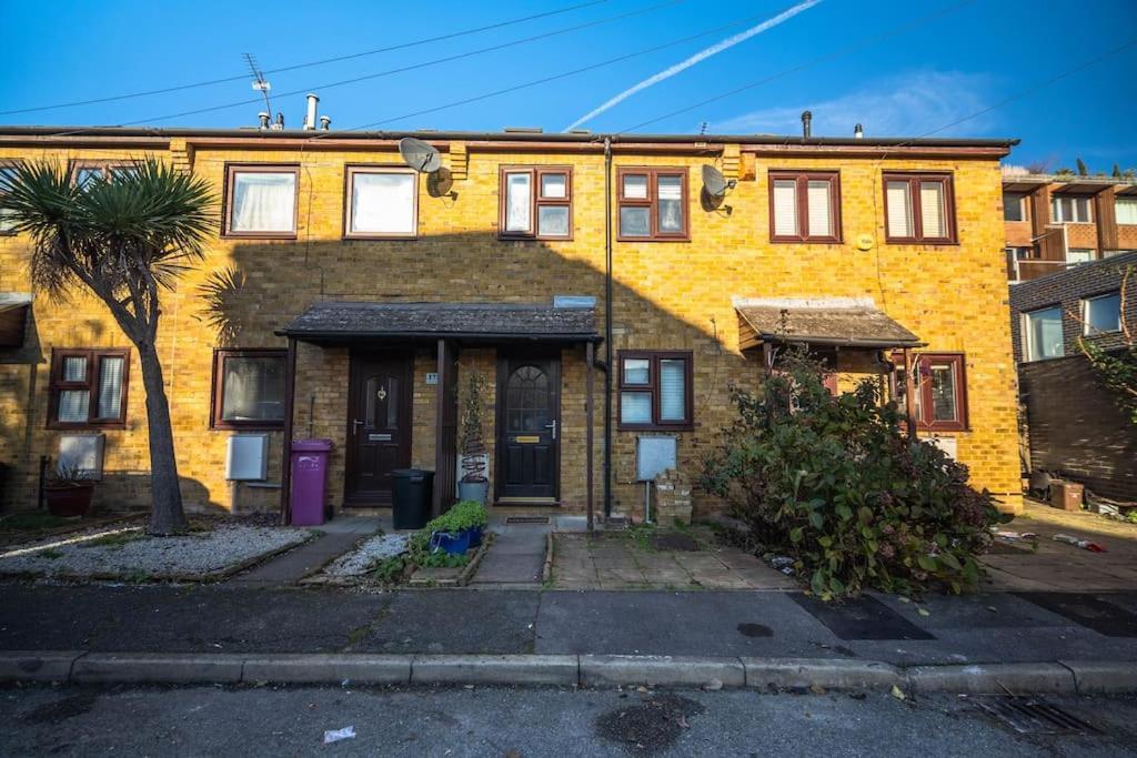 Apartment Cosy 3 Bedroom House In The Heart Of Brick Lane! *