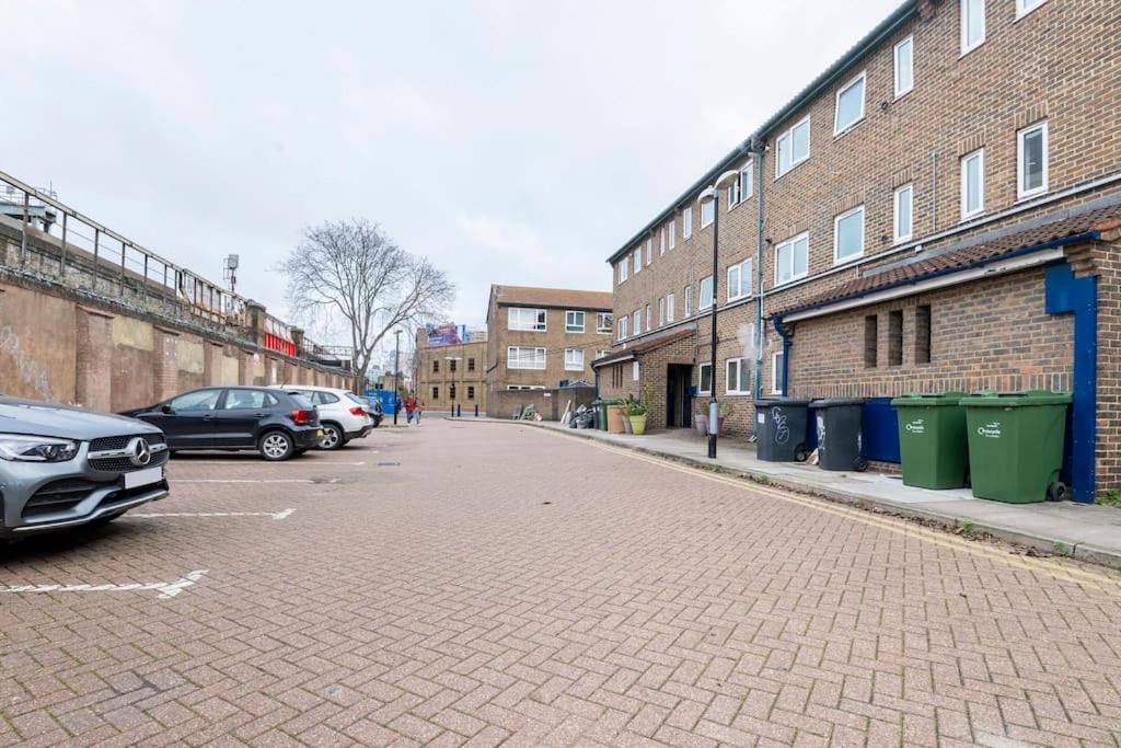 Riverside Serviced Apartment London