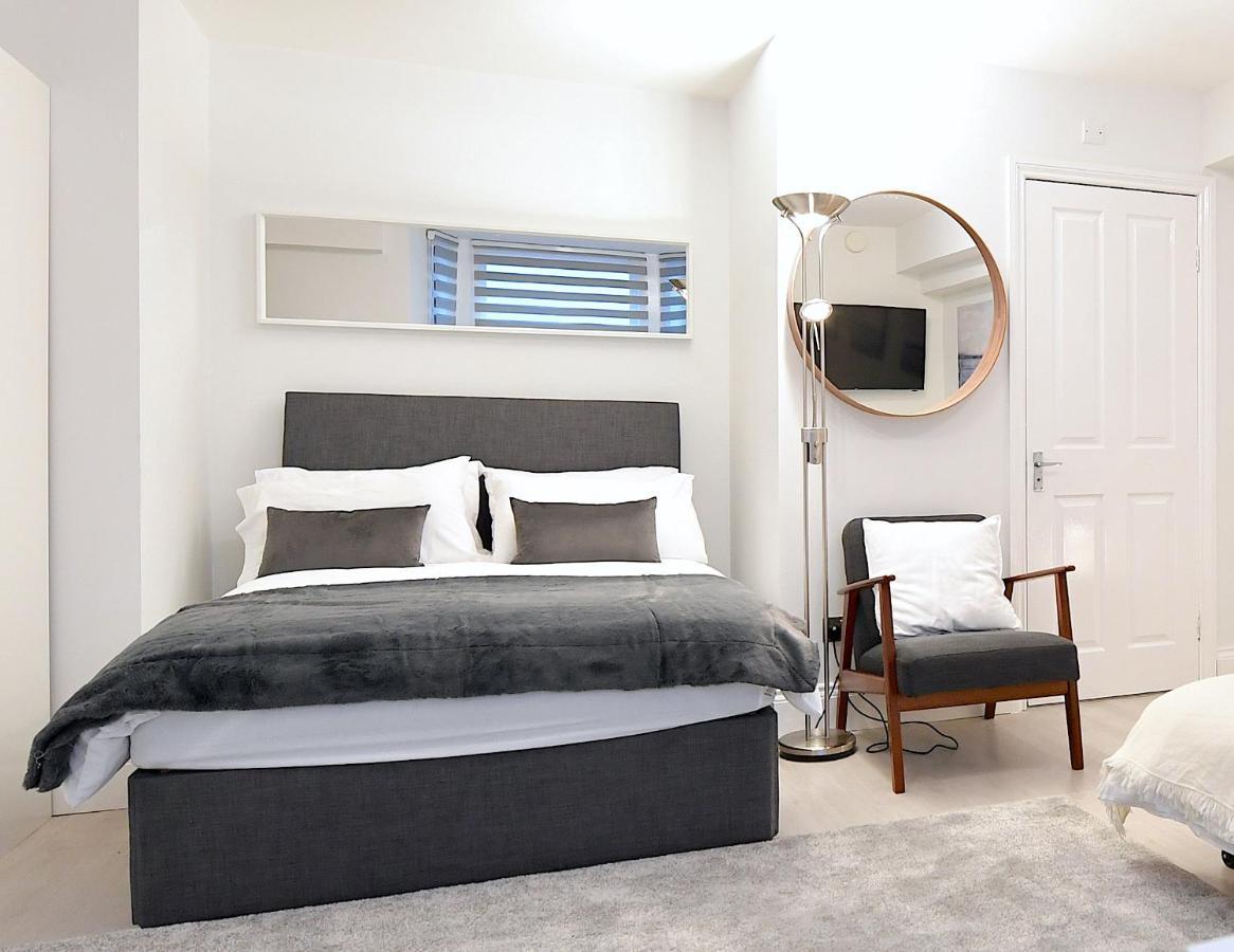Studios: Line Convenience Near Westfield London