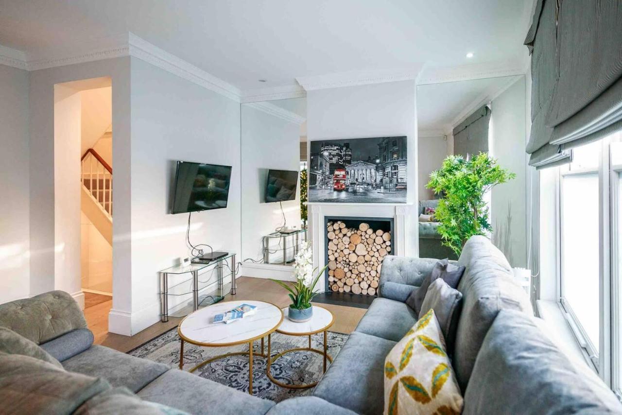 Spacious & Modern 3brs House In *