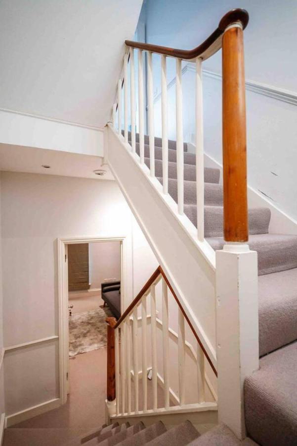 Spacious & Modern 3brs House In *