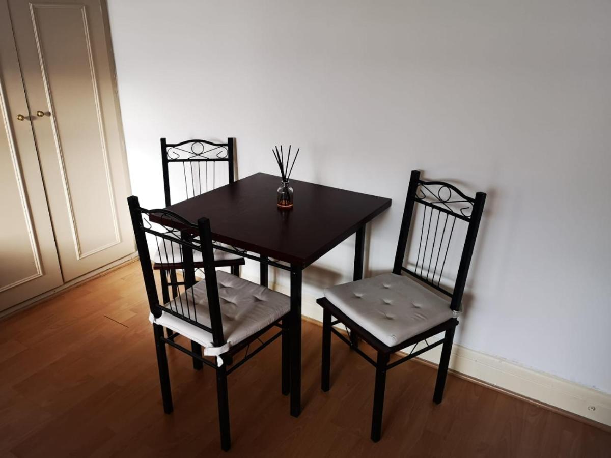 Homestay Large Spacious In Zone 2 London