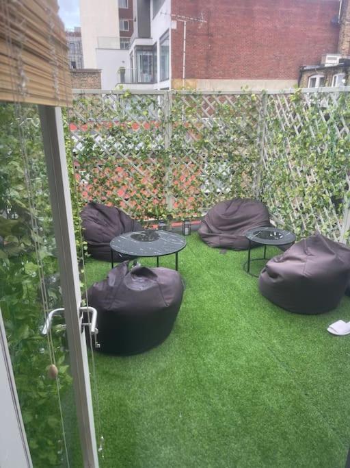 Apartment Spacious 2 Bedroom In The Heart Of Soho.