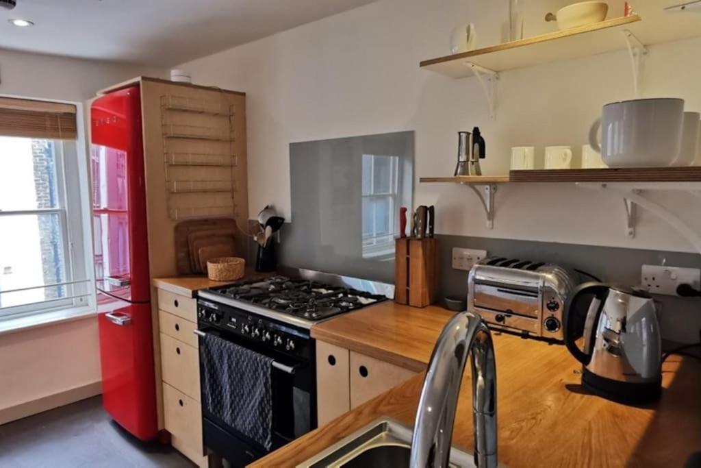 Apartment Spacious 2 Bedroom In The Heart Of Soho.
