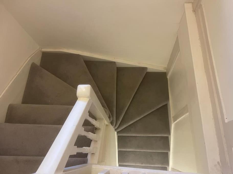 Spacious 2 Bedroom In The Heart Of Soho. *