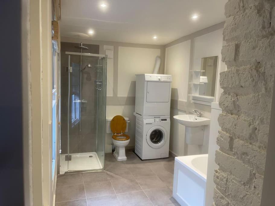 Spacious 2 Bedroom In The Heart Of Soho. Apartment London