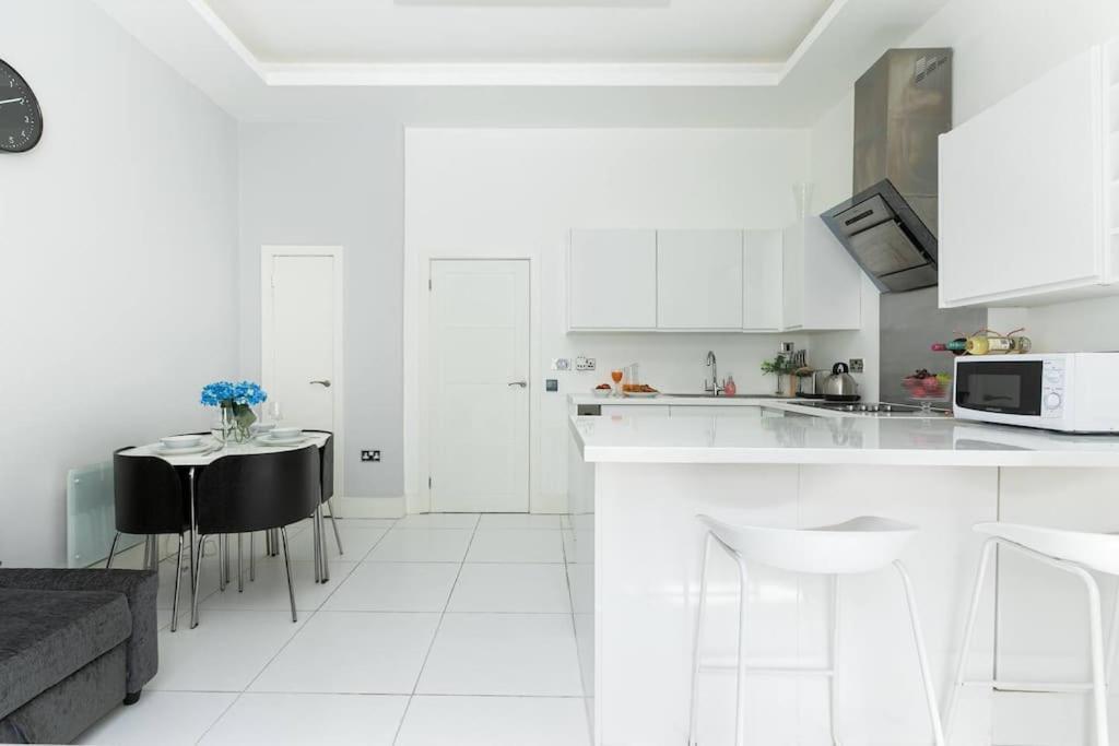Lovely One-bedroom In Paddington Bayswater. Apartment *