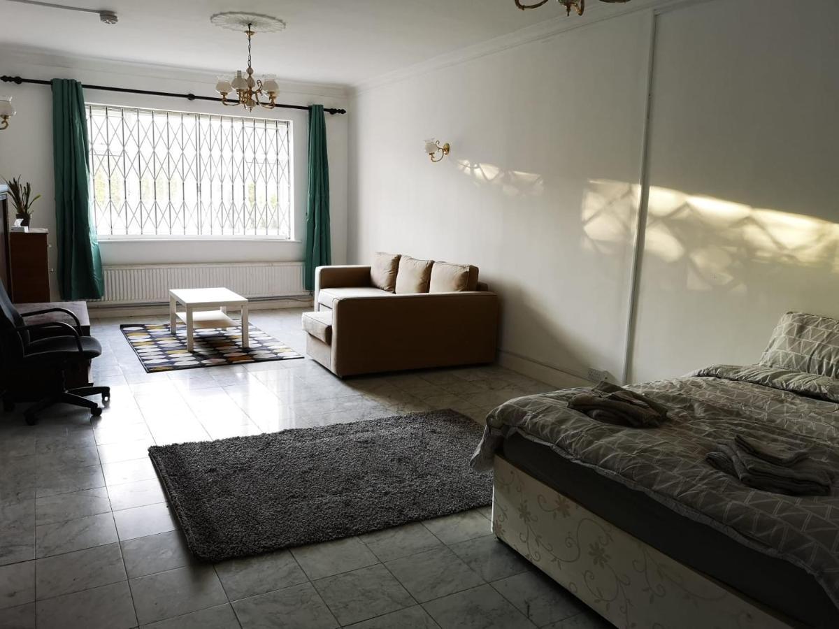 Large Spacious In Zone 2 Homestay