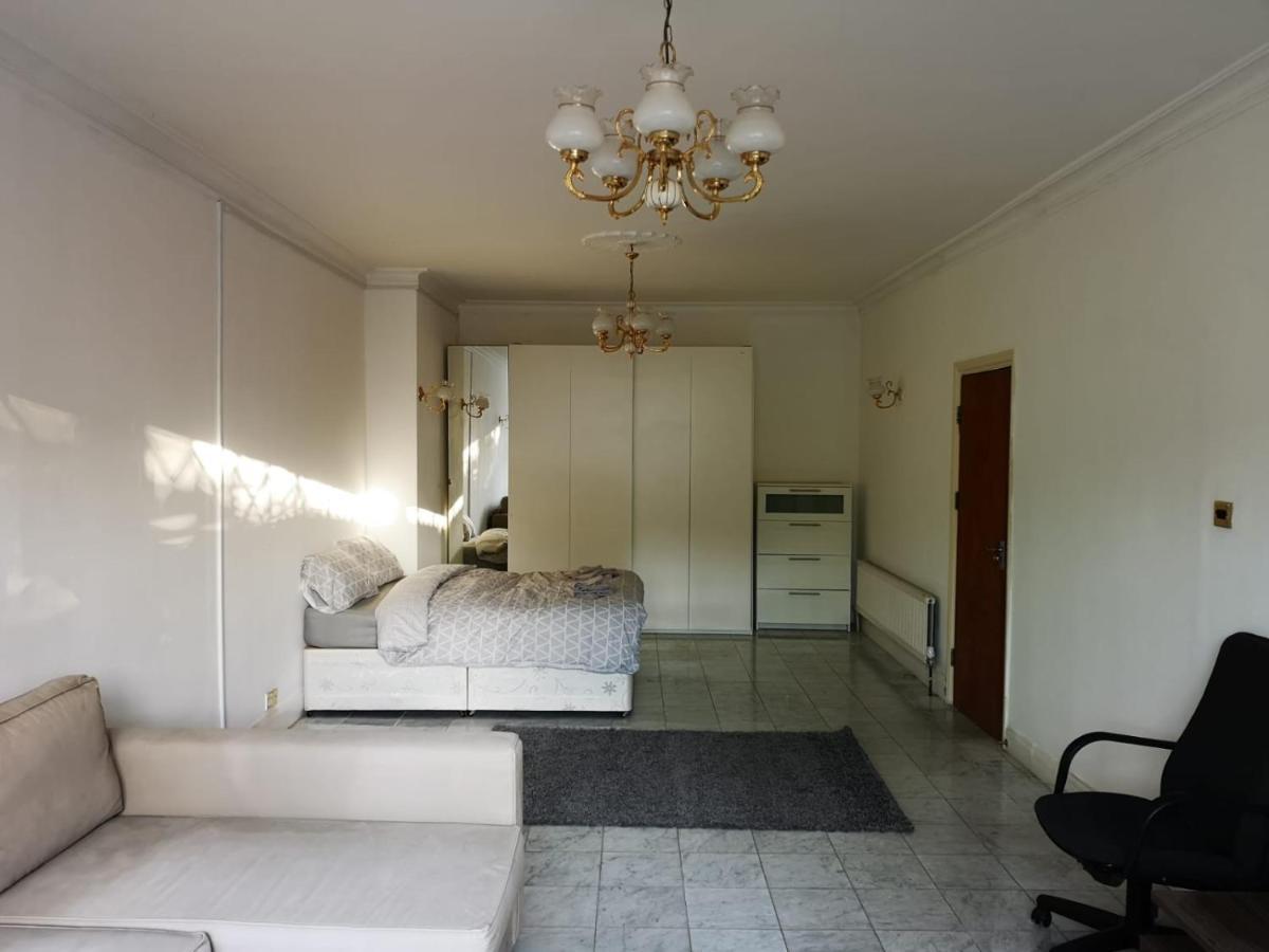 Large Spacious In Zone 2 Homestay *