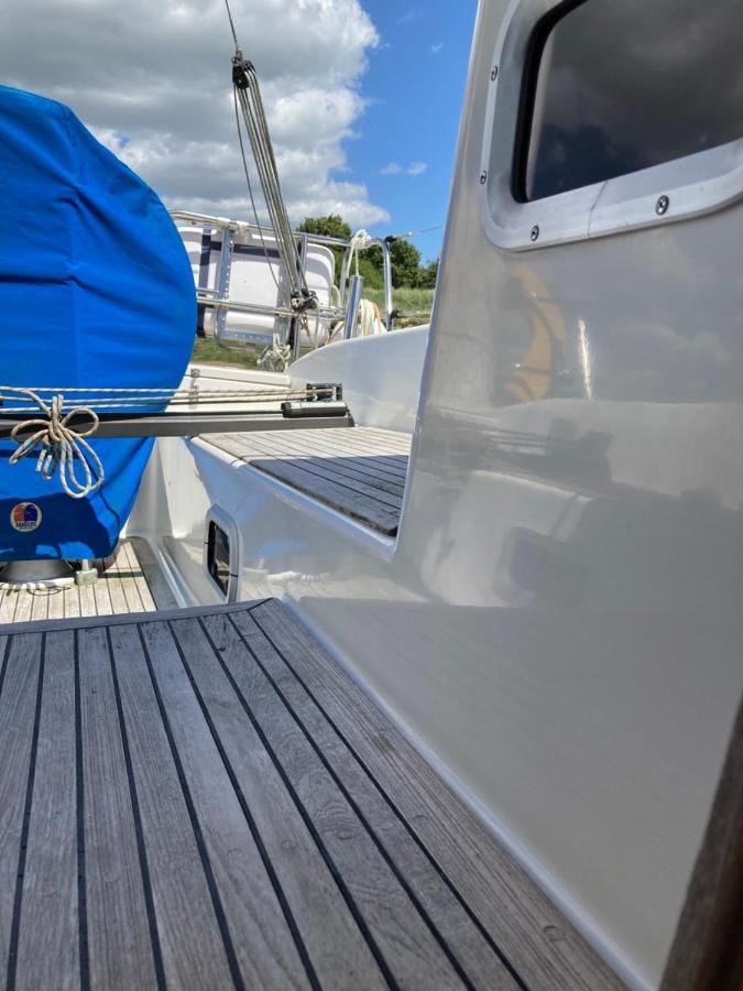 Botel Entire Boat At St Katherine Docks 2 Available Select Using Options Londres