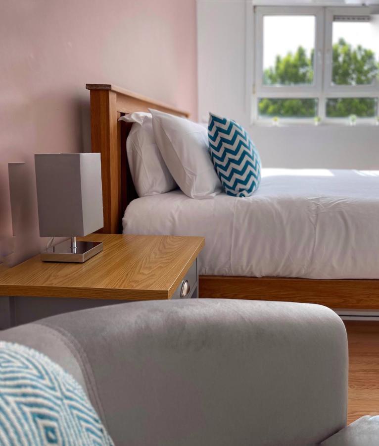 Noah's Place In Mile End Apartment