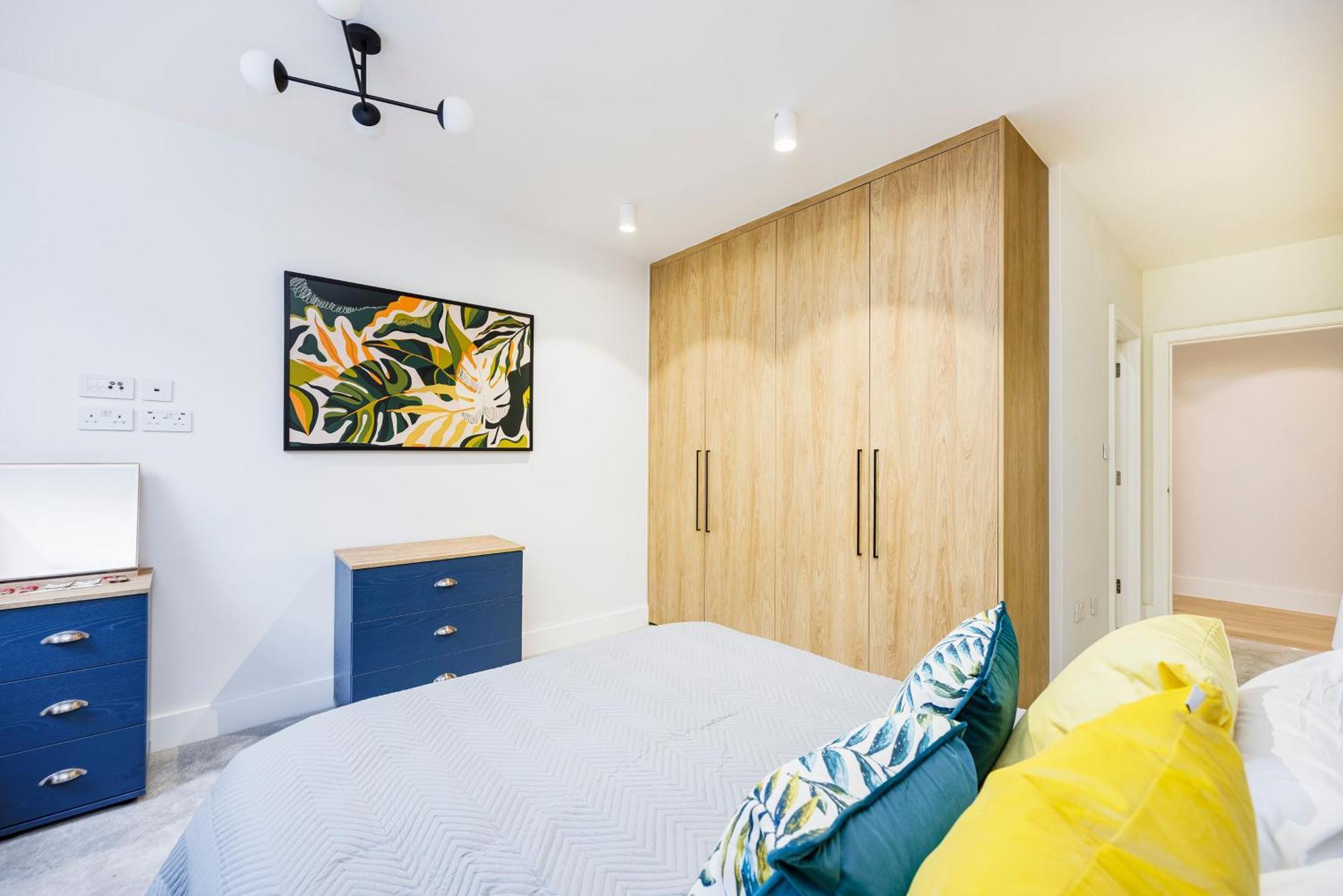 Luxury Spacious 2 Bed Apartment, - Sk Apartment *