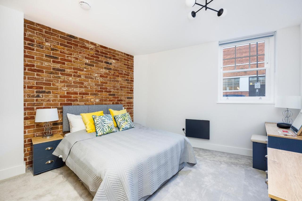Luxury Spacious 2 Bed Apartment, - Sk *