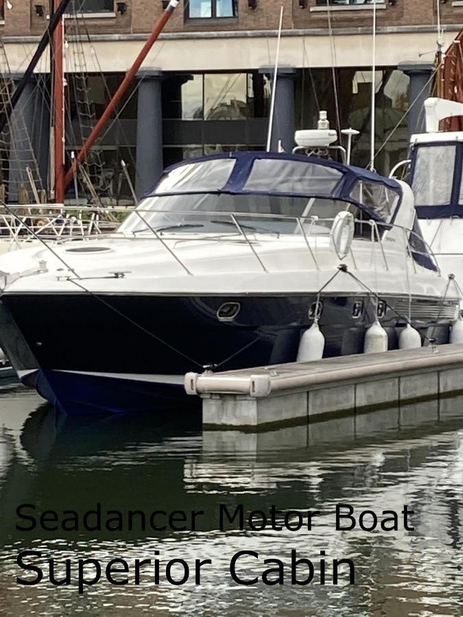 Entire Boat At St Katherine Docks 2 Available Select Using Options * Londres