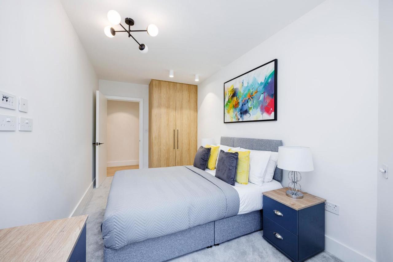 Luxury Spacious 2 Bed Apartment, - Sk London