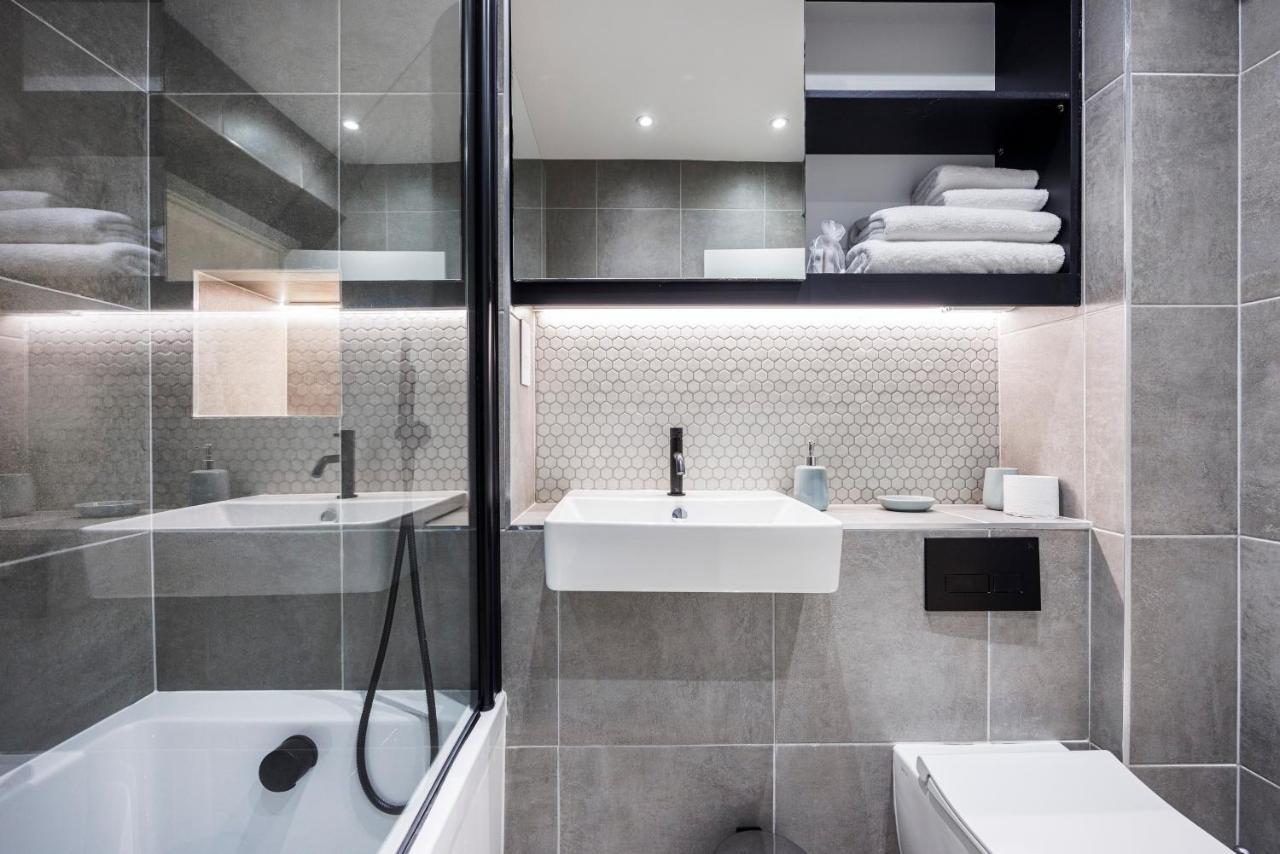 Apartment Luxury Spacious 2 Bed Apartment, - Sk