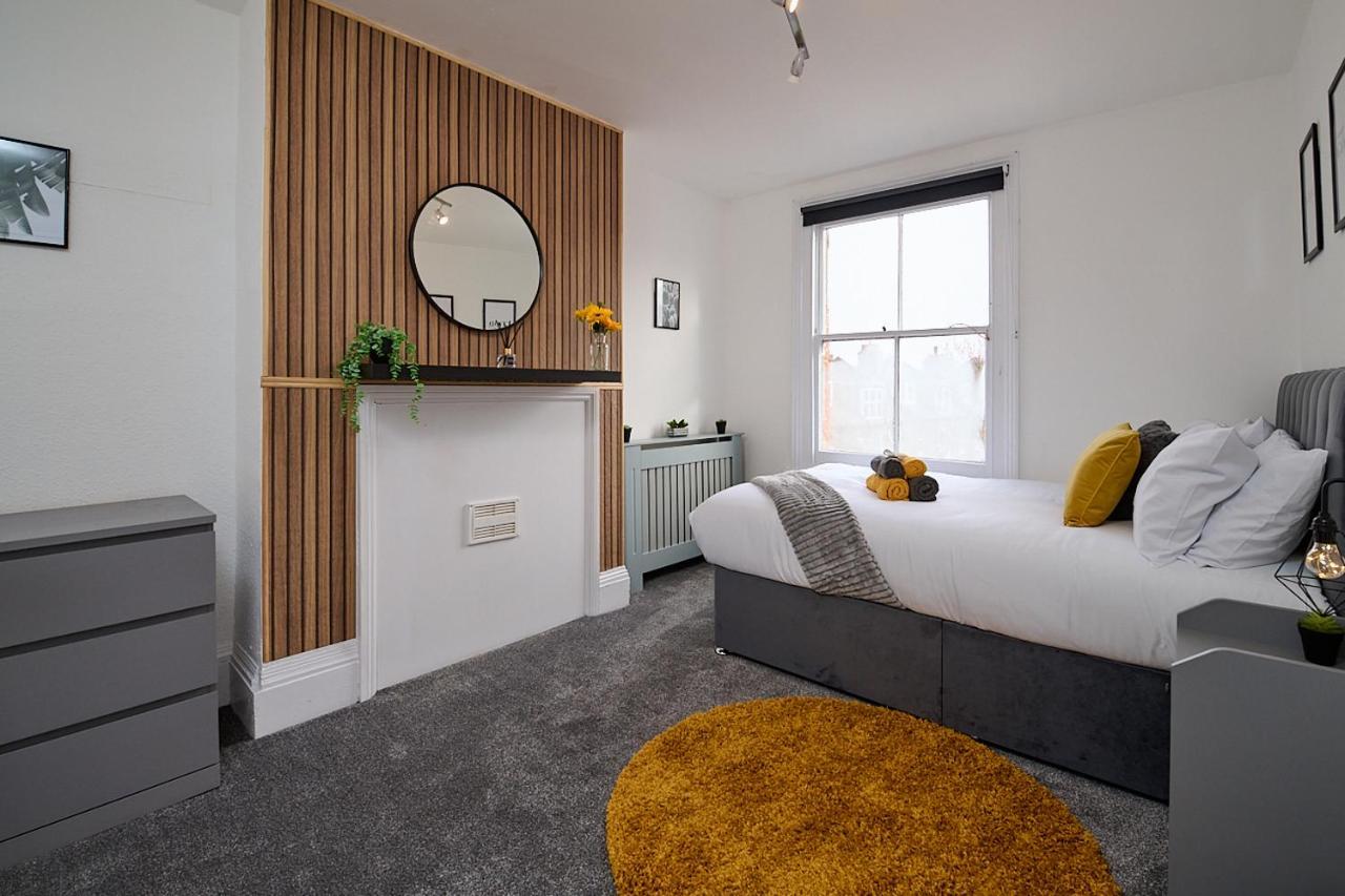 Spacious 3 Bedroom Apartment- Crouch End * Londres