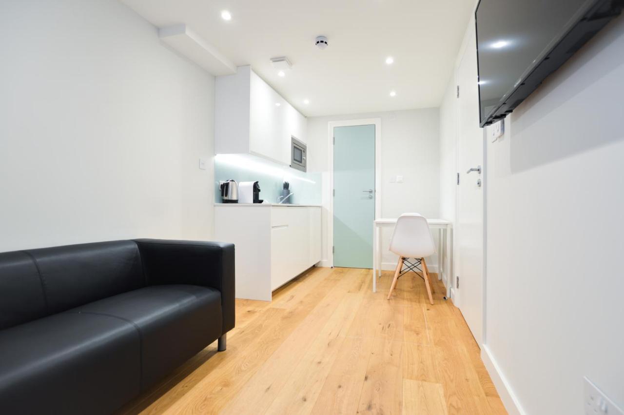 Sale Place Serviced By Concept * Londres
