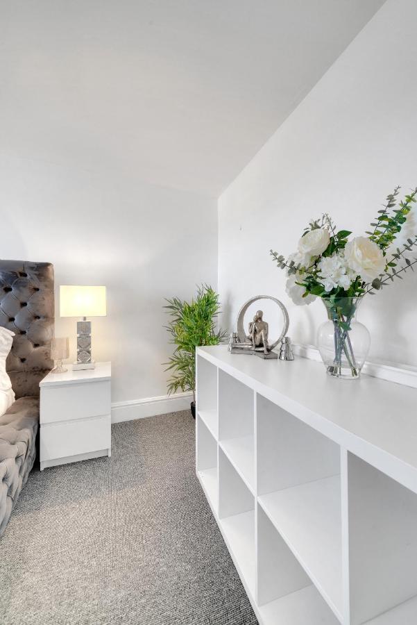 Modern Deluxe 2 Bedroom In Canning Town Excel Centre Apartment London