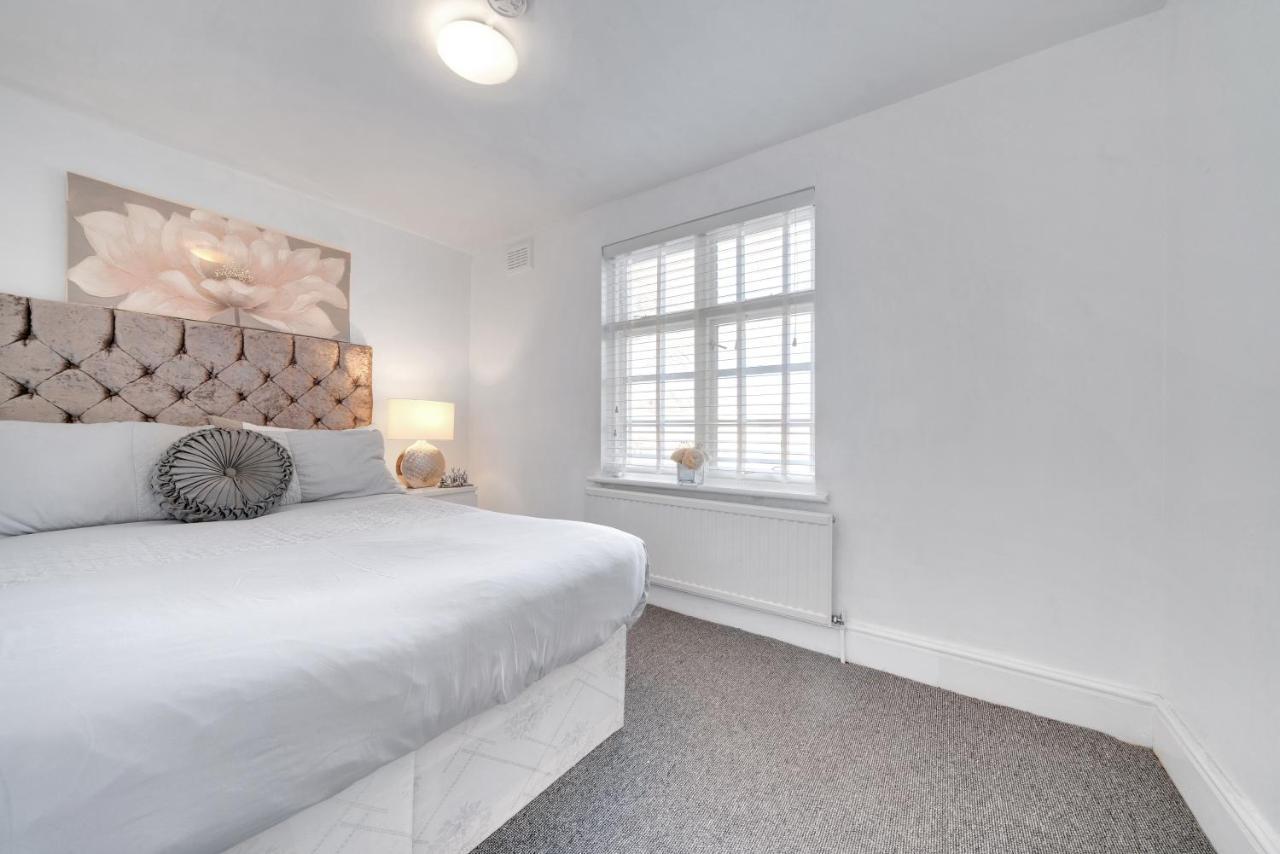 Modern Deluxe 2 Bedroom In Canning Town Excel Centre Apartment