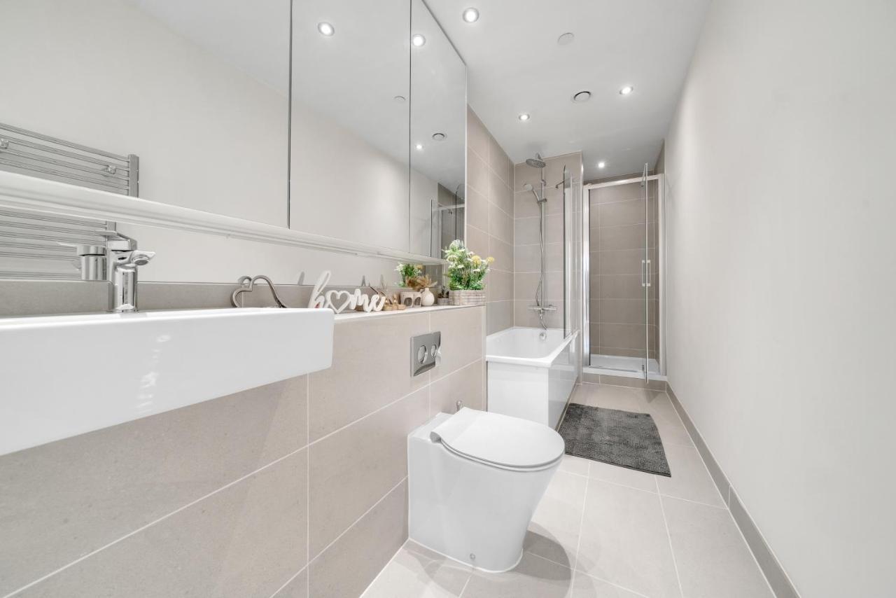 Apartment Luxury 3bed 3bath Royal Wharf Excel Newham London
